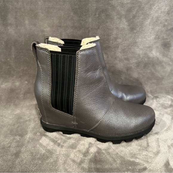 Limited Edition Sorel Metallic Silver Shearling Joan of Arctic Chelsea Boot 9.5 - Picture 1 of 7